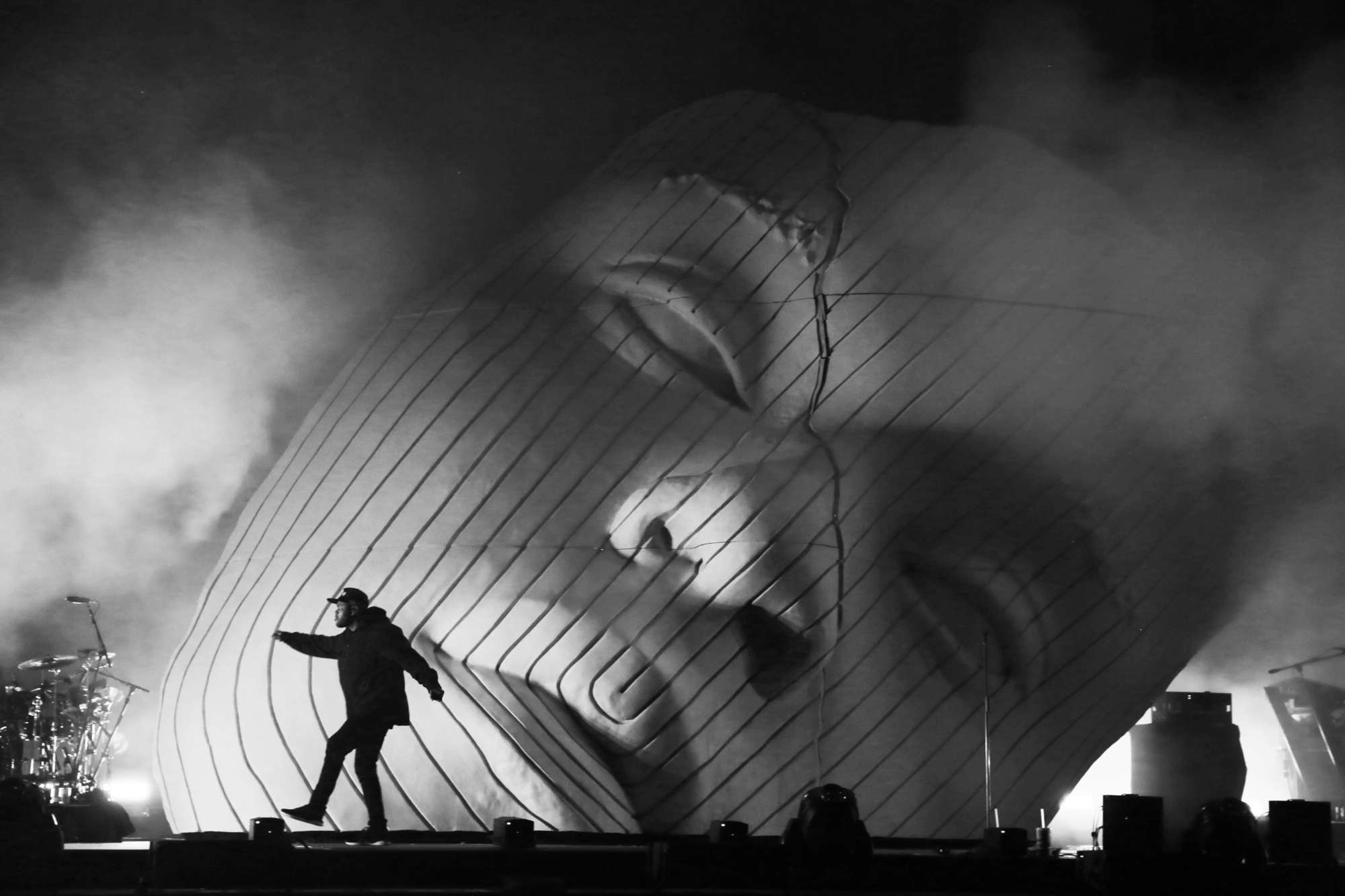 Es Devlin (@esdevlin) on Instagram: “Projection mapped portrait sculpture :  The Weeknd at Coachella”
